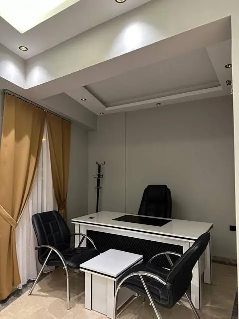 Resepsiyon ve oturma alanı