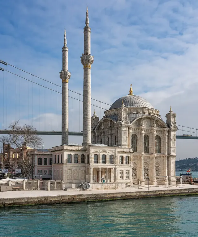 Ortaköy Camii